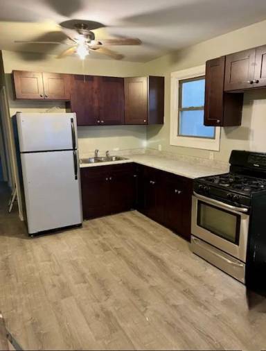 Main picture of 7202 S Marshfield Ave