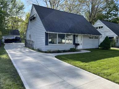 Main picture of 1826 Hanover St