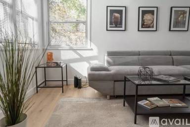 Main picture of 10863 Kling St