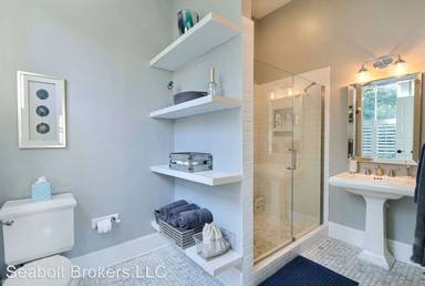 Main picture of 302 W Park Ave