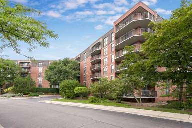 Main picture of River Place Condominiums
