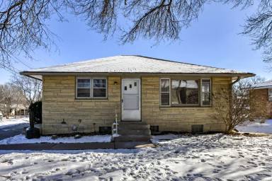 Main picture of 3640 S 53rd St