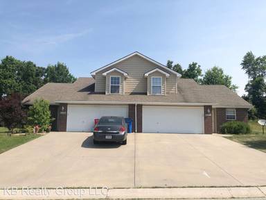 Main picture of NW Willow Dr