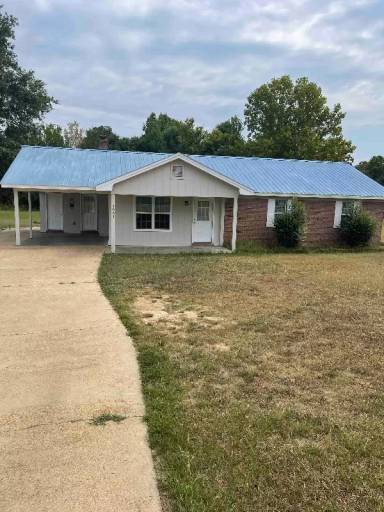Main picture of 1051 Tabernacle Rd