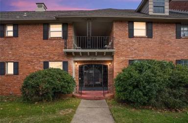 Main picture of 1735 S Peoria Ave