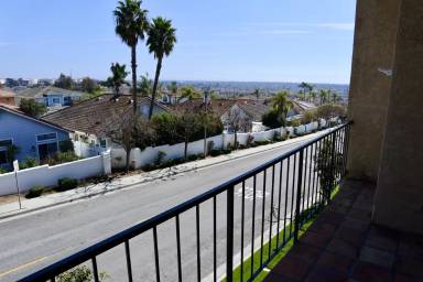 Main picture of 2099 Temple Ave