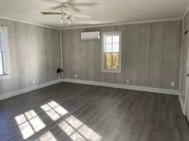 Main picture of 605 W Court St