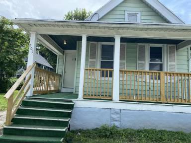 Main picture of 107 Cady St