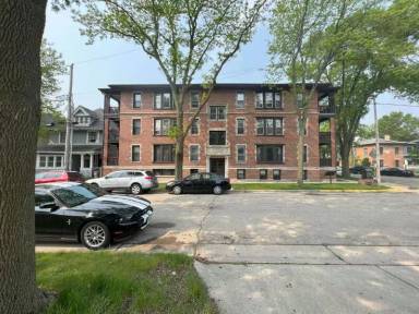 Main picture of 600 S Brearly St