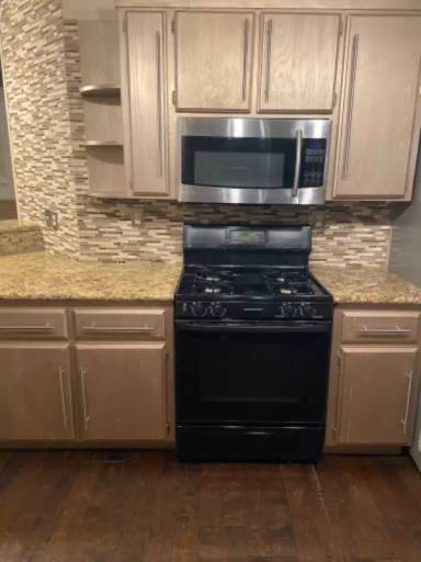 Main picture of 211 Mission Oak Ct
