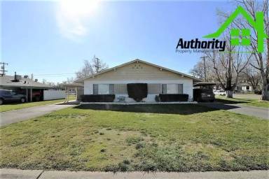 Main picture of Village Green Apartments