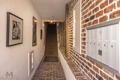 Main picture of 2235 Mission St