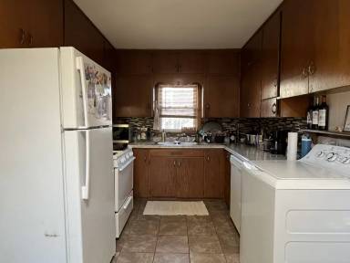 Main picture of 611 1/2 S McFarland St