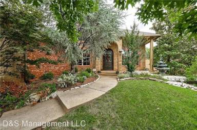 Main picture of 7836 NW 131st St