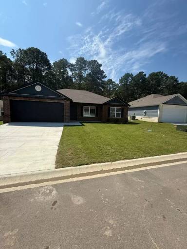 Main picture of 1504 Meadows Dr