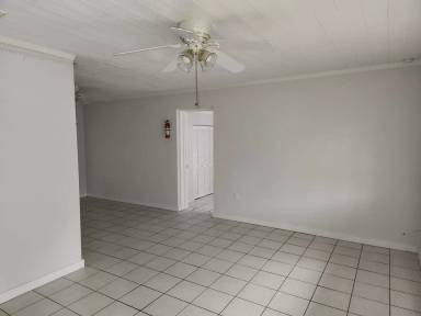 Main picture of 444 Van Buren St