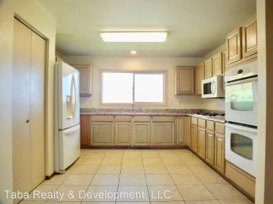 Main picture of 2922 Aukoi St