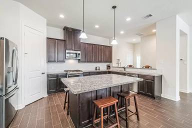 Main picture of 9 Laurelwood Dr