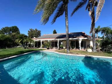 Main picture of 23720 Clarendon St