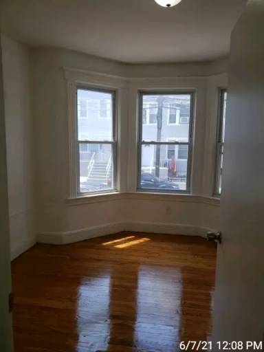 Main picture of 210 Grant Ave