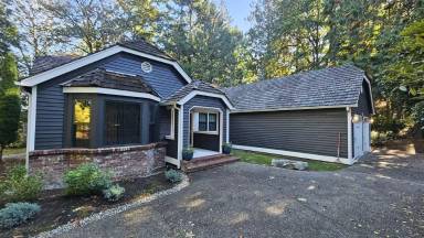 Main picture of 4334 212th Ave NE