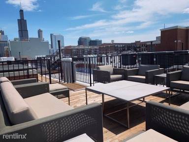 Main picture of 1045 W Monroe St