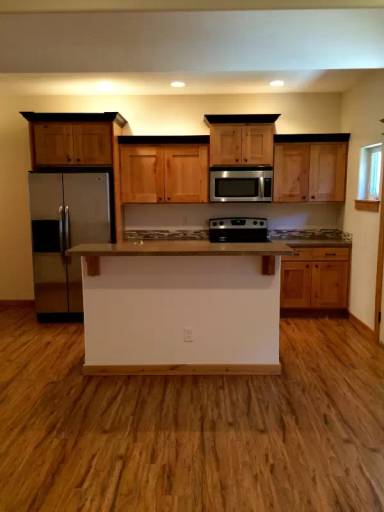 Main picture of 1043 Road Runner St