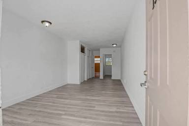 Main picture of 1685 Jefferson Ave