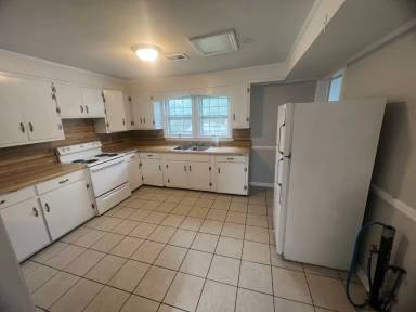 Main picture of 598 Adamson Ave