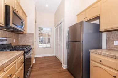 Main picture of 902 Jasmine Parke Dr
