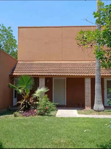 Main picture of 305 Bolivar Ave