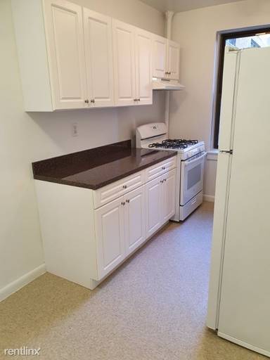 Main picture of Howard Apartments