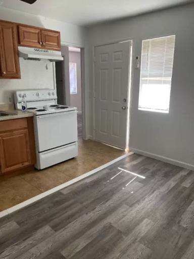 Main picture of Desert Palms Apartments