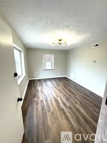Main picture of 2992 W McMicken Ave