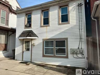 Main picture of 648 Walnut St