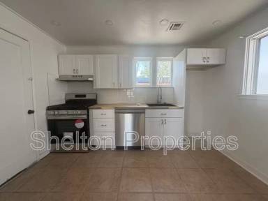 Main picture of 2047 E Virginia Ave