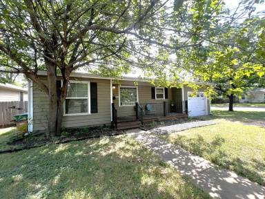 Main picture of 1311 Aggie Ln