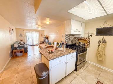 Main picture of 422 SE 8th St
