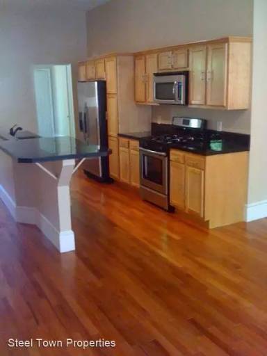 Main picture of 113 S 12th St