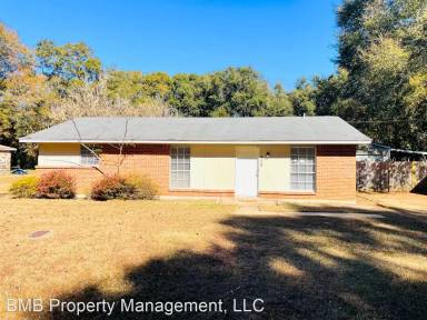 Main picture of 228 Millers Creek Dr