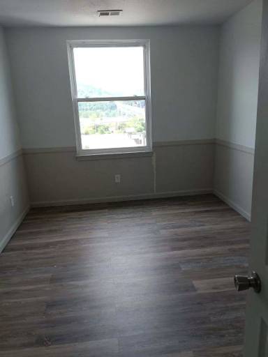 Main picture of 114 W 8th Ave