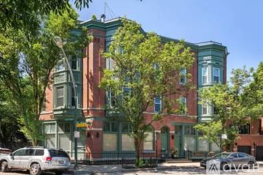 Main picture of 1634 N Bissell St