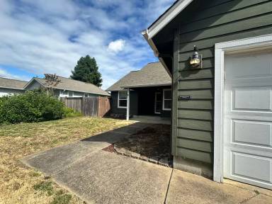 Main picture of 4063 Alameda Ave NE