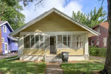 Main picture of 2572 Crown Point Ave