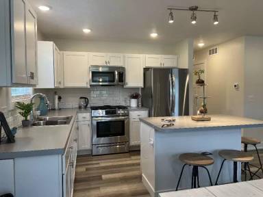 Main picture of 3226 Babylon Rd