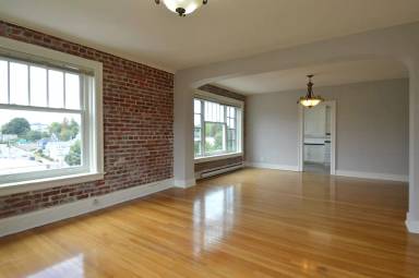 Main picture of 117 N Tacoma Ave