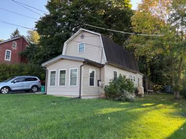 Main picture of 235 E Fulton St