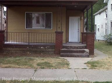 Main picture of 725 5th St NW