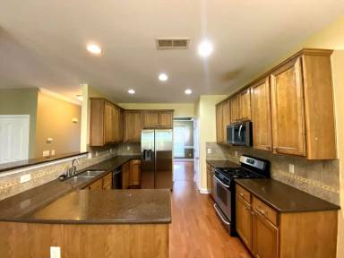 Main picture of 115 N Field Dr