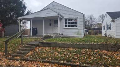 Main picture of 415 E 35th St